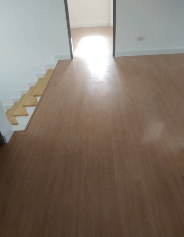 LAMINATE FLOOR