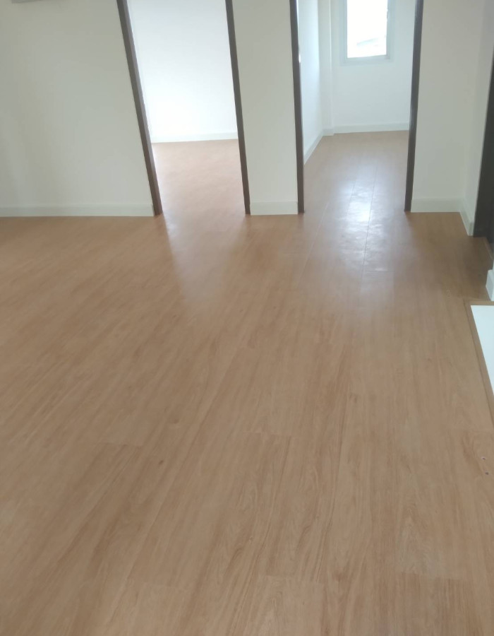 LAMINATE FLOOR
