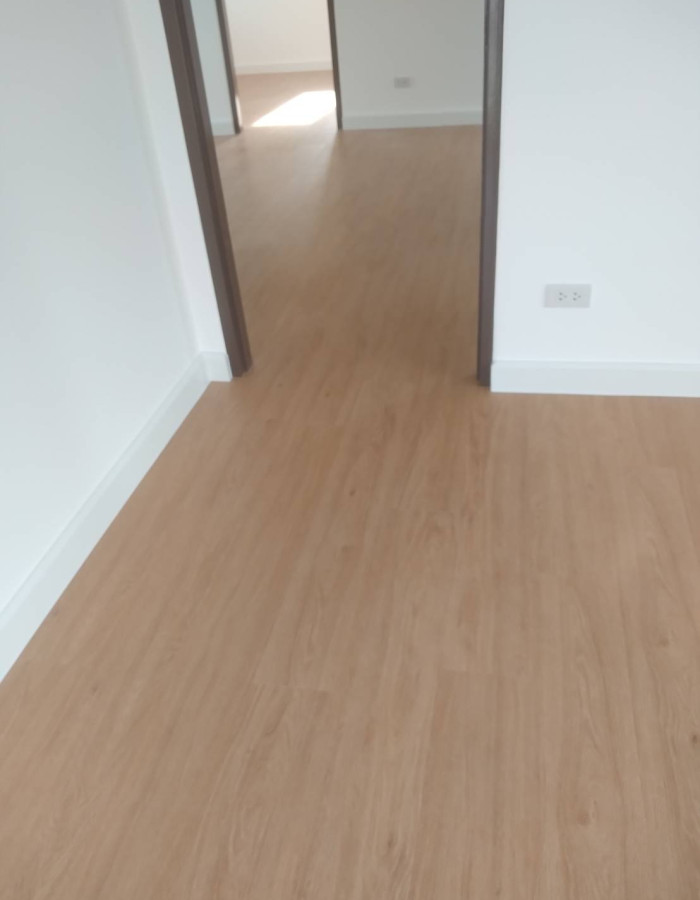 LAMINATE FLOOR